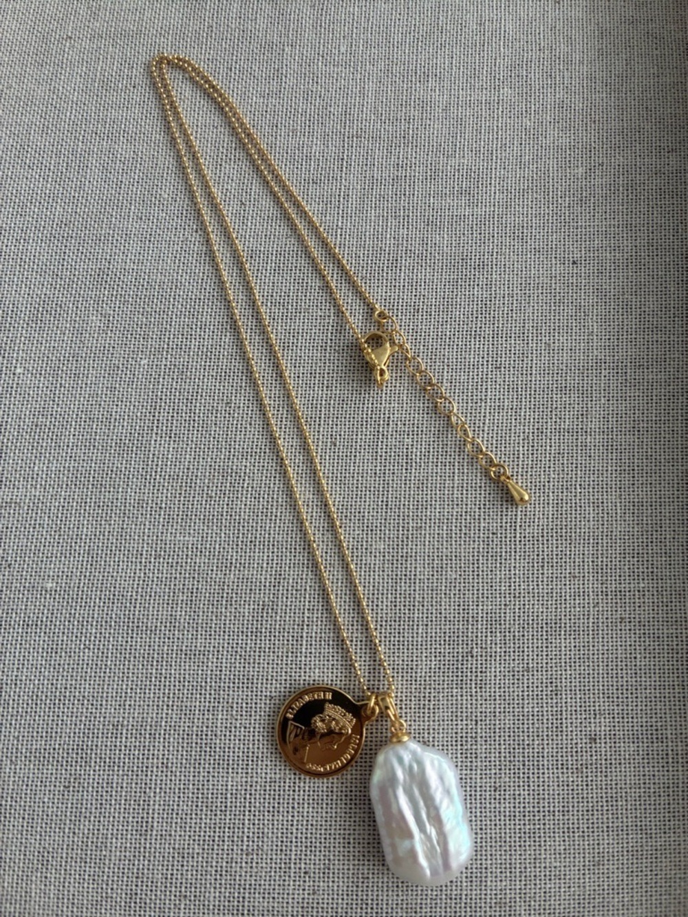 Large Baroque Pearl Necklace, Elegant Gold Pendant, Gift for Her - Picture 5 of 6